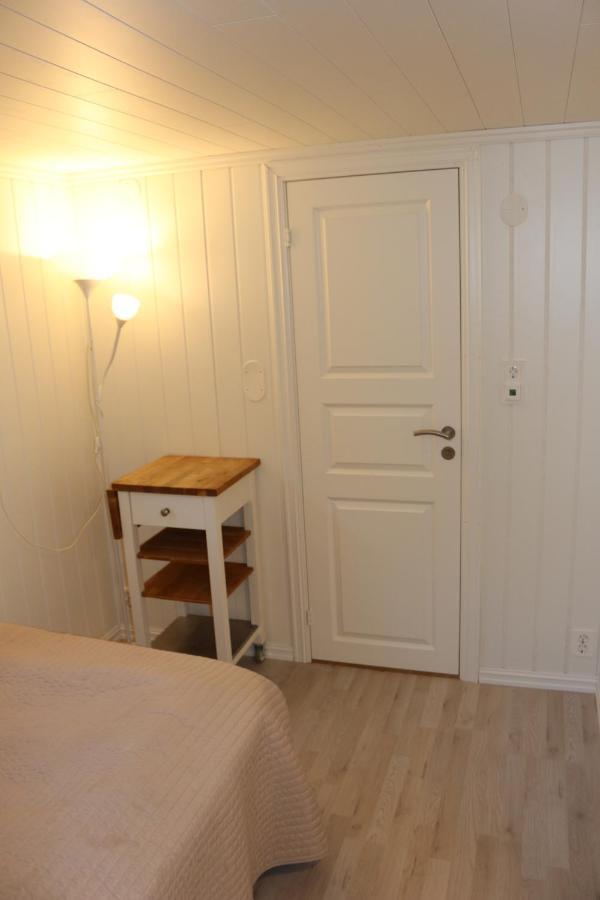 Nice Apartment With1 Bedroom Separate Living Room With A Sofa Bed And A Tiny Kitchen A Bathroom Located In Nordstrand Near By The Sea For 3 Guests With A Garden And Grill 5 Extra Guests With Extra Cost In The Cabin With Sea View Just Outside The Apar 오슬로 외부 사진