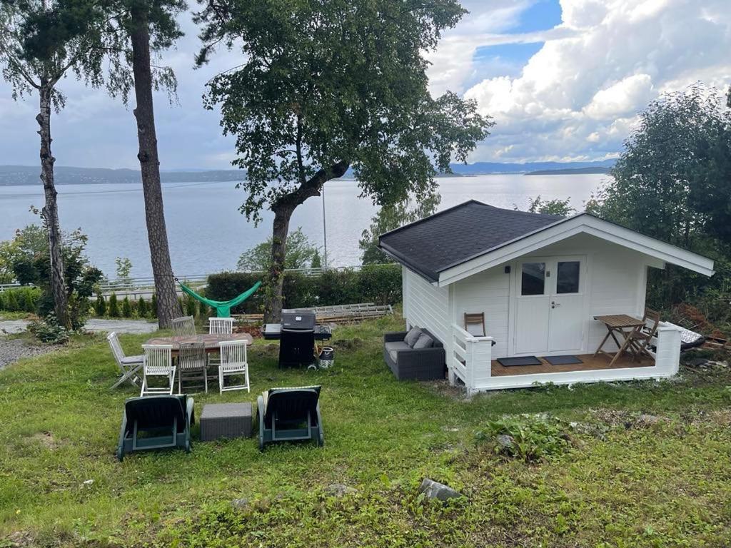 Nice Apartment With1 Bedroom Separate Living Room With A Sofa Bed And A Tiny Kitchen A Bathroom Located In Nordstrand Near By The Sea For 3 Guests With A Garden And Grill 5 Extra Guests With Extra Cost In The Cabin With Sea View Just Outside The Apar 오슬로 외부 사진